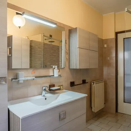 Alpine Townhouse Escape *