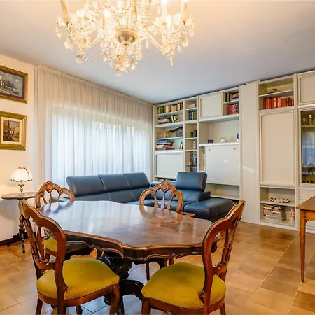 Alpine Townhouse Escape Ballabio