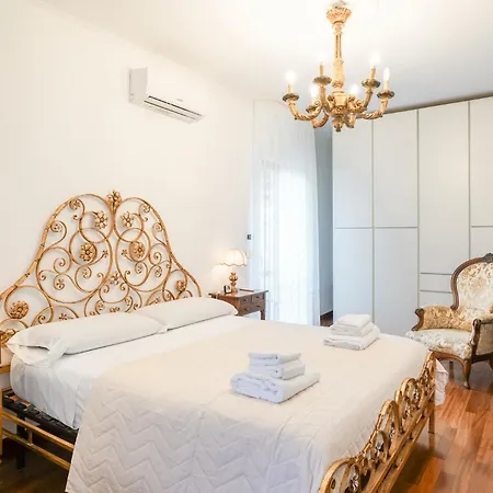 Alpine Townhouse Escape