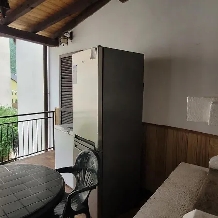 Alpine Townhouse Escape *