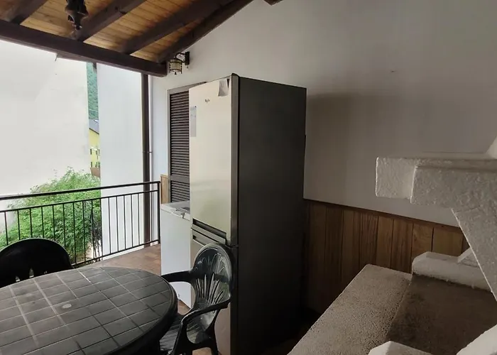 Alpine Townhouse Escape *