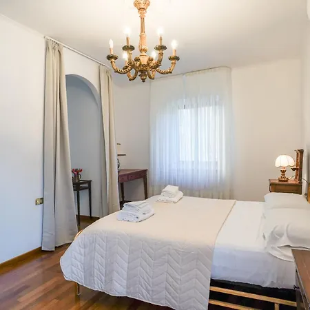 Alpine Townhouse Escape Daire