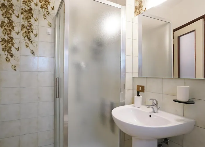 Alpine Townhouse Escape Daire Ballabio