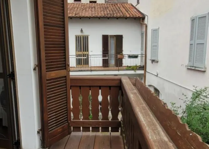 Alpine Townhouse Escape Daire Ballabio